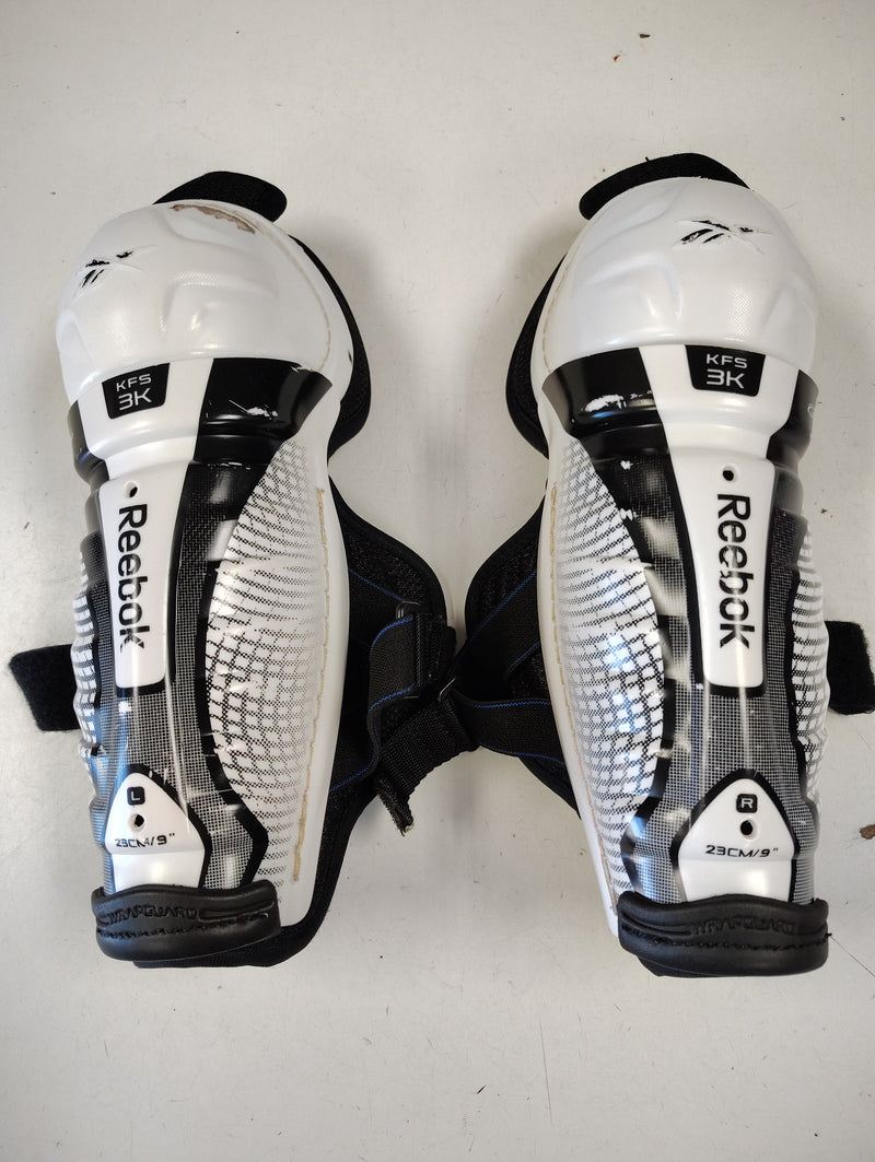 Load image into Gallery viewer, Used Reebok KFS 3K Hockey Shin Guards - Size: 9"
