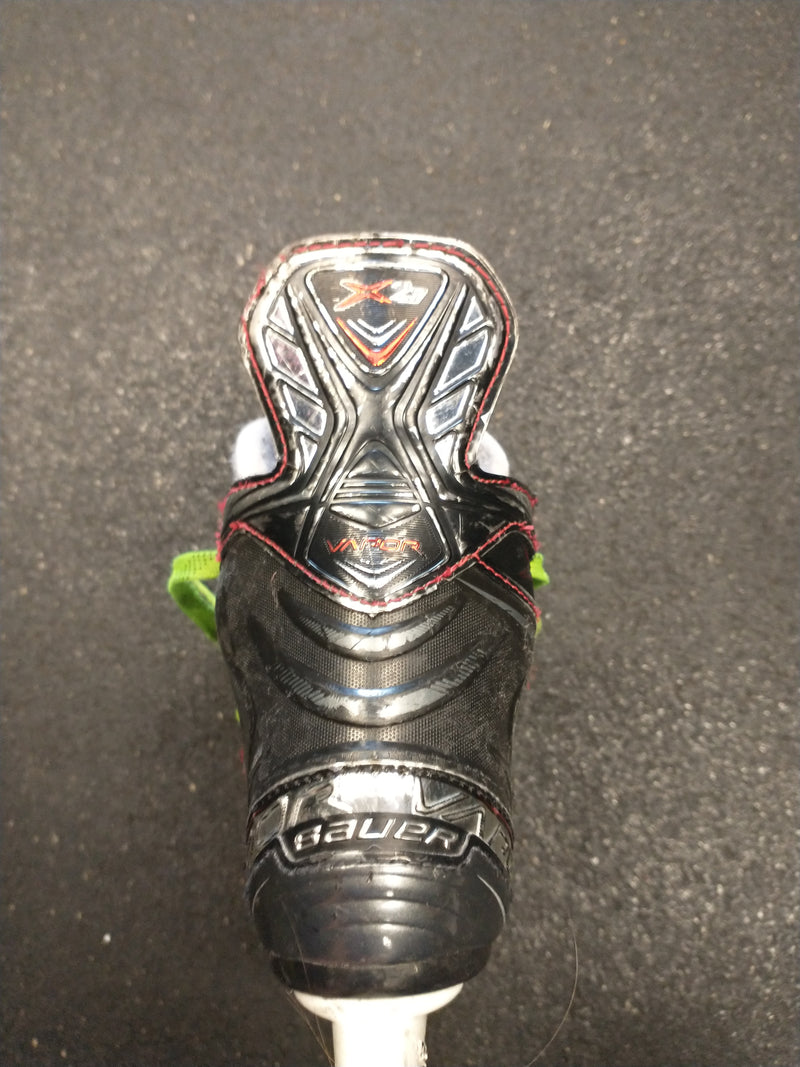 Load image into Gallery viewer, Used Bauer Vapor X2.7 Hockey Skates YTH 13.5
