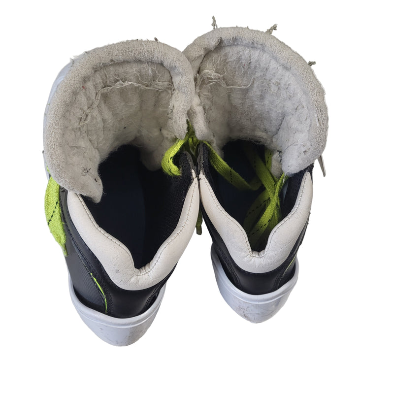 Load image into Gallery viewer, Used Graf G4500 Size 7R Hockey Goalie Skates
