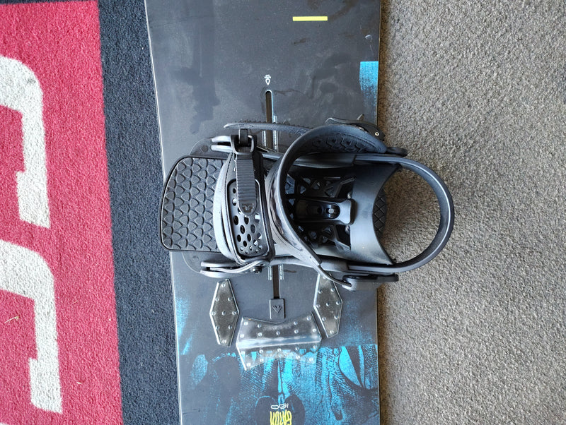 Load image into Gallery viewer, Used Burton Instagator Snowboard 160"cm
