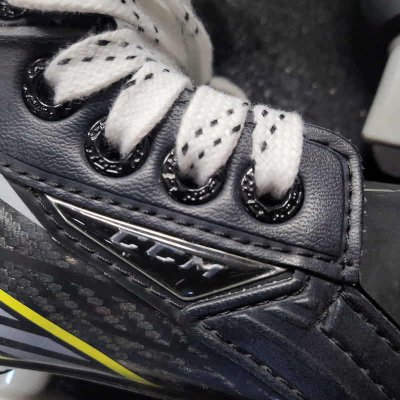 Load image into Gallery viewer, Used CCM Ultra Tracks Youth Hockey Skates Size 8 D
