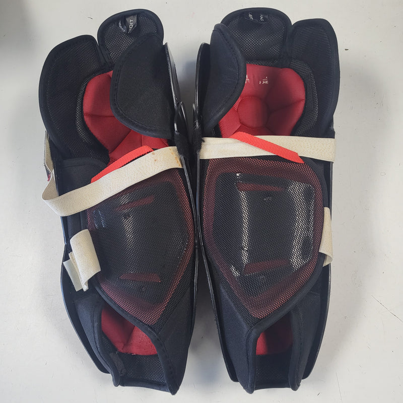 Load image into Gallery viewer, Used Bauer NSX 14 Inch Shin Guards
