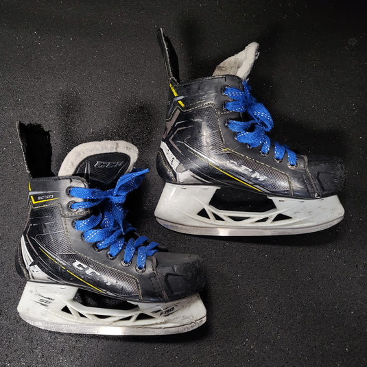 Used CCM Tacks 9050 Hockey Skates Size 2.5
