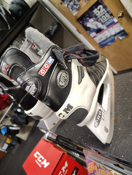 Used CCM 452 Tacks Hockey Skates Size 6.5