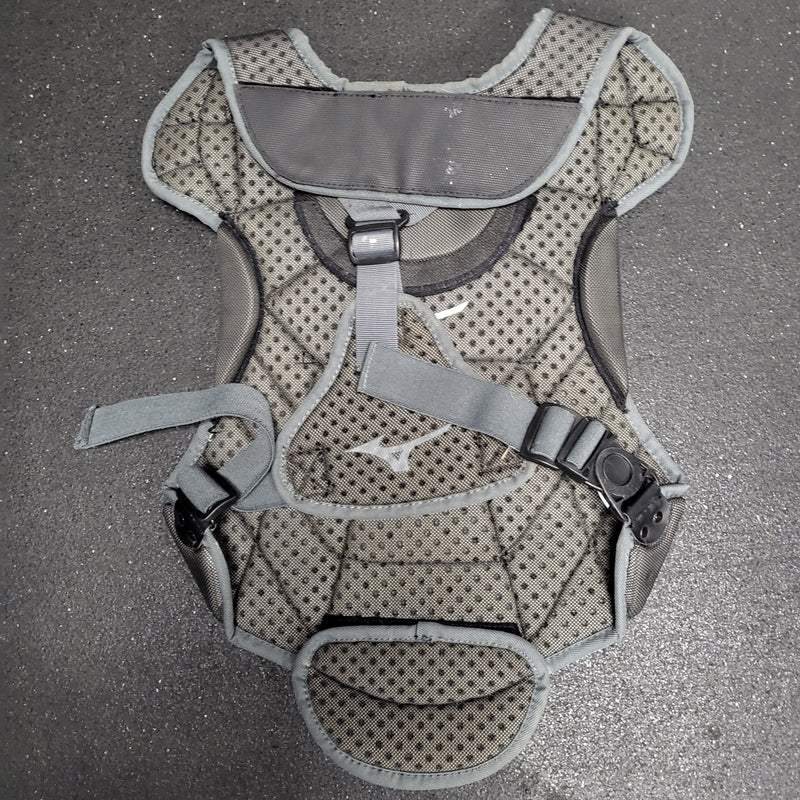 Load image into Gallery viewer, Used Mizuno Samurai Catcher's Chest Protector - Size: Adult 14"
