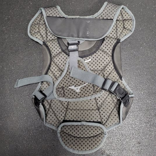 Used Mizuno Samurai Catcher's Chest Protector - Size: Adult 14"