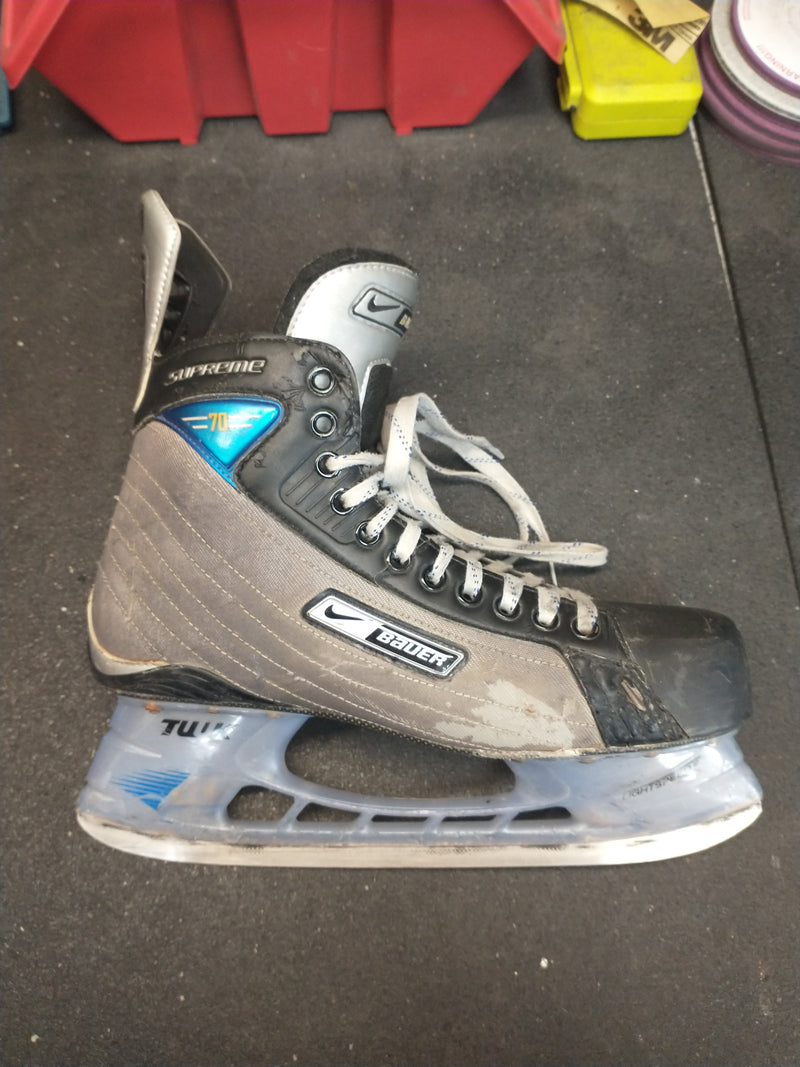 Load image into Gallery viewer, Used Nike Bauer Supreme 70 Skates Size 9
