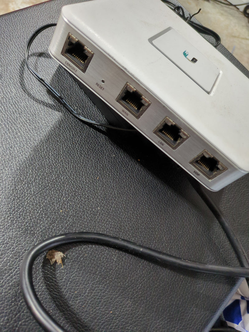Load image into Gallery viewer, Ubiquiti Unifi security gateway with power cord

