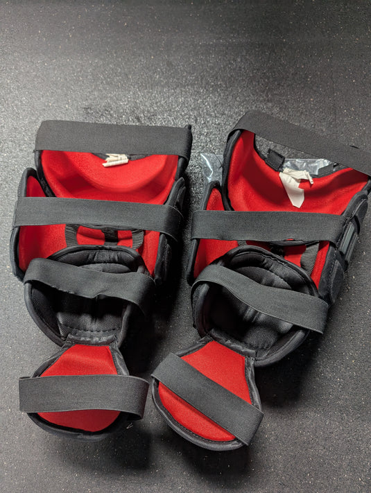 Used CCM KP1.9 Goalie Knee and Thigh Guards