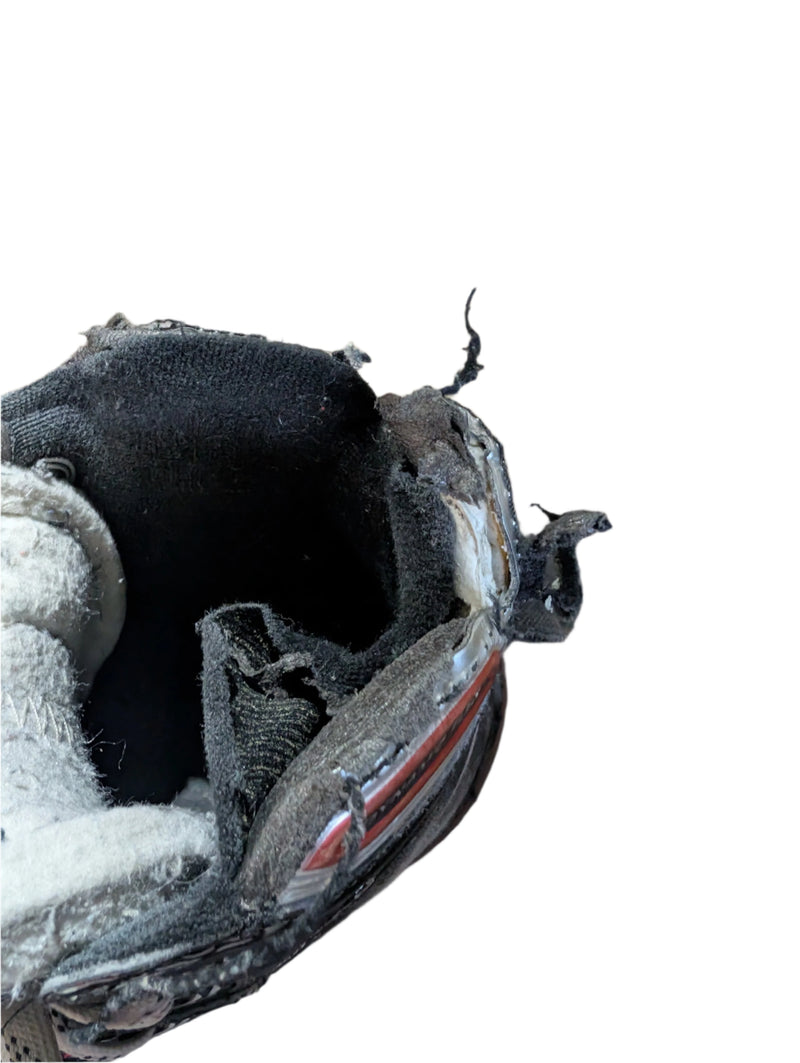 Load image into Gallery viewer, Used Bauer Vapor X700 Int. Goalie Skates
