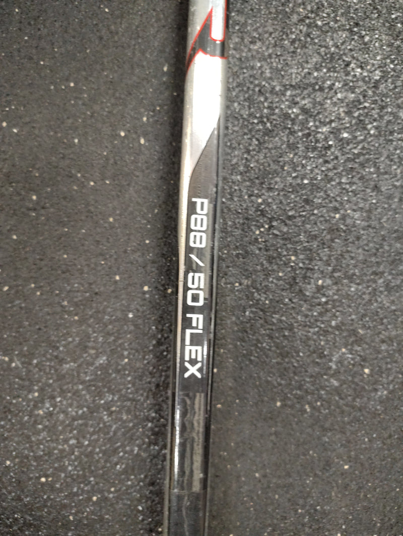 Load image into Gallery viewer, Used Bauer Hyp2rlite Right Handed Hockey Stick Broken Toe
