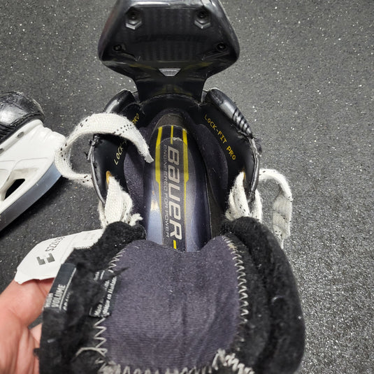 Used Bauer Supreme Mach Int. Size 4 Fit 3 Hockey Skates
