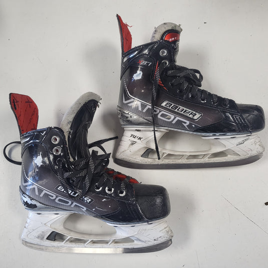 Used Bauer Vapor X3.7 Hockey Skates - Size: 4.5D