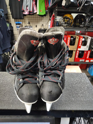 Used CCM 452 Tacks Hockey Skates Size 6.5