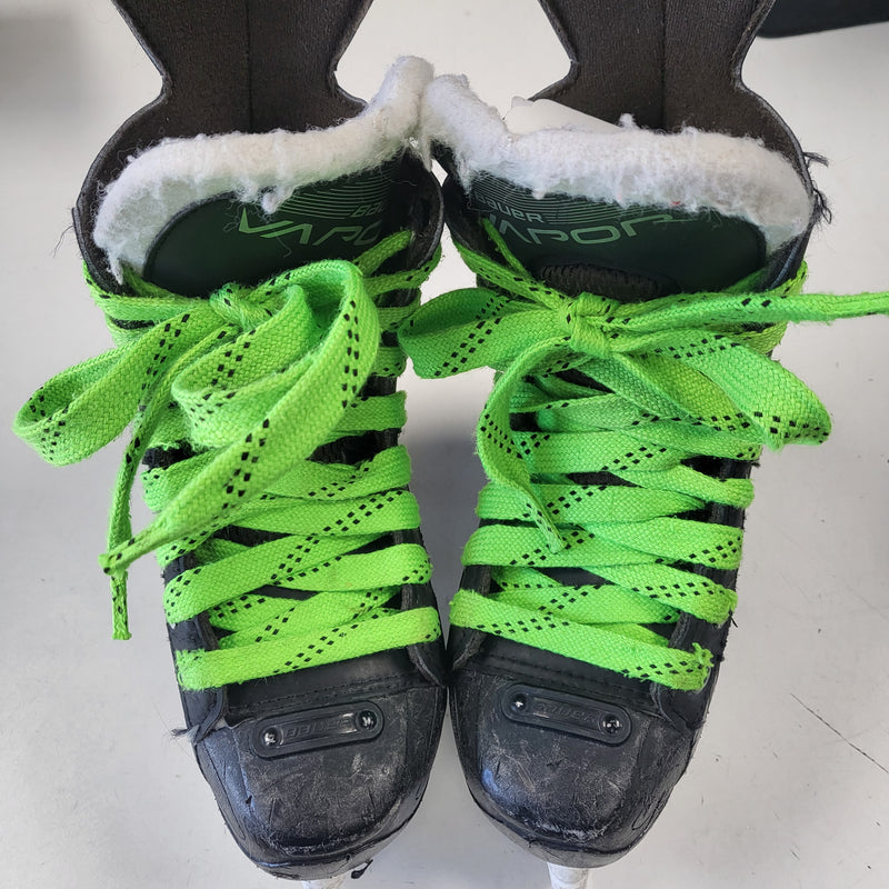 Load image into Gallery viewer, Used Bauer Vapor Volt Size 2 Jr Hockey Skates
