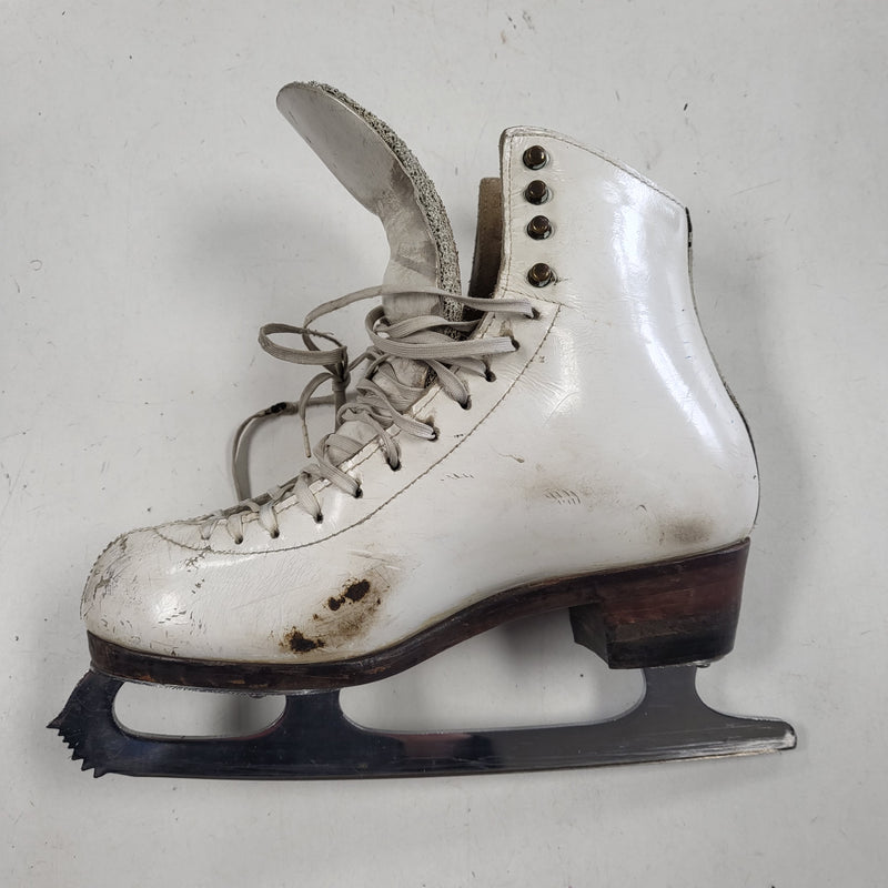 Load image into Gallery viewer, Used Harlick High Tester Figure Skates W 7 1/2
