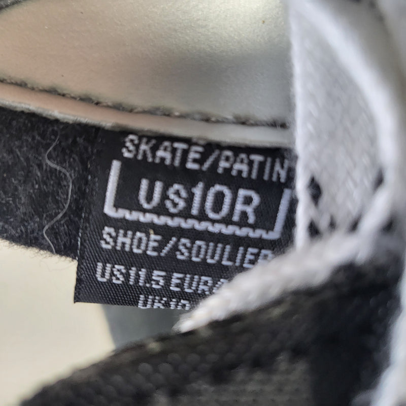 Load image into Gallery viewer, Used Bauer Mega 50 Hockey Skates - Size: 10R
