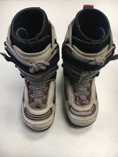 Load image into Gallery viewer, Used Vans White Womens Size 7.5 Snowboard Boots
