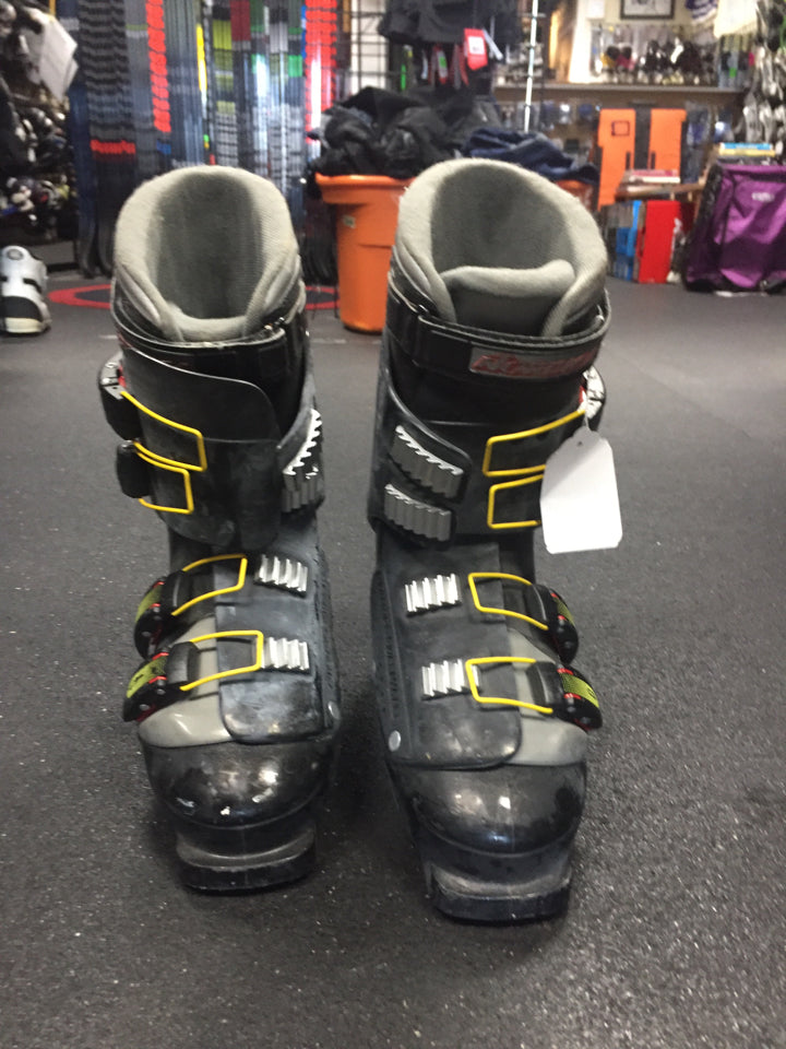 Load image into Gallery viewer, Nordica Vertech 55 Black Size 300mm Used Downhill Ski Boots
