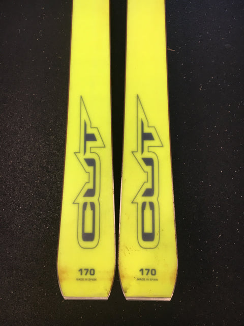 Load image into Gallery viewer, Used Rossignol CUT Ten.Four Navy/Yellow Length 170cm Downhill Skis w/Bindings
