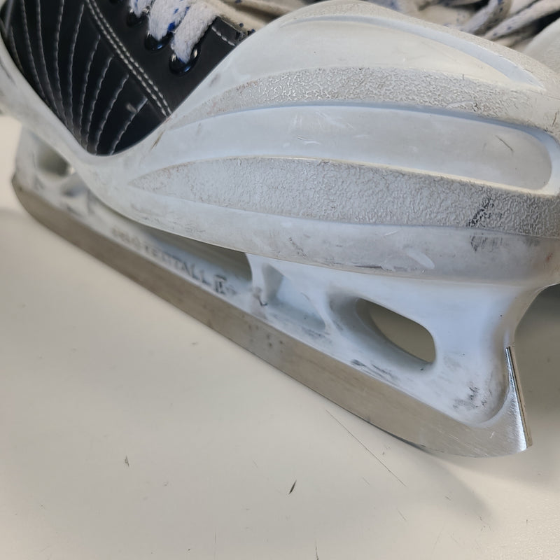 Load image into Gallery viewer, Used CCM Super Tacks 652 Goalie Skates
