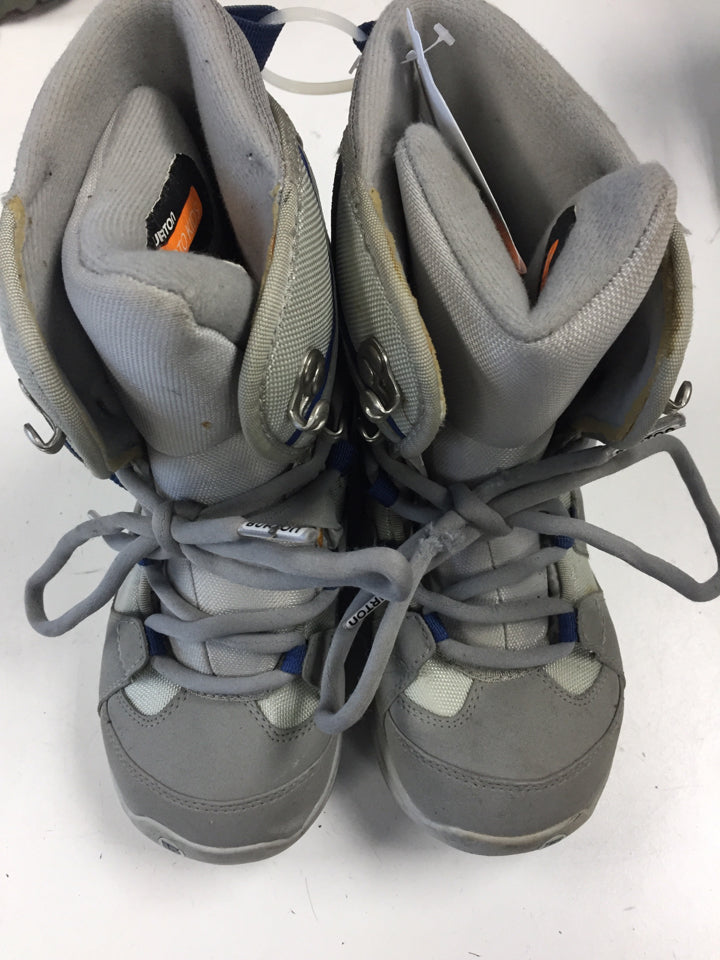 Load image into Gallery viewer, Burton Grey JR Size Specific 5 Used Snowboard Boots
