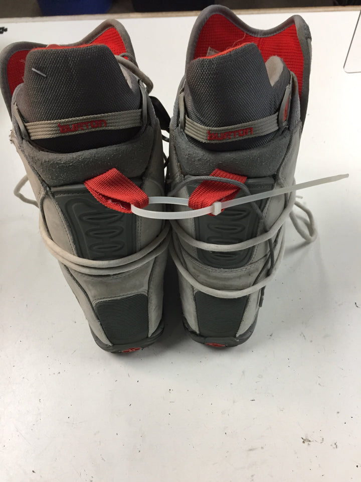 Load image into Gallery viewer, Burton White JR Size Specific 6.5 Used Snowboard Boots
