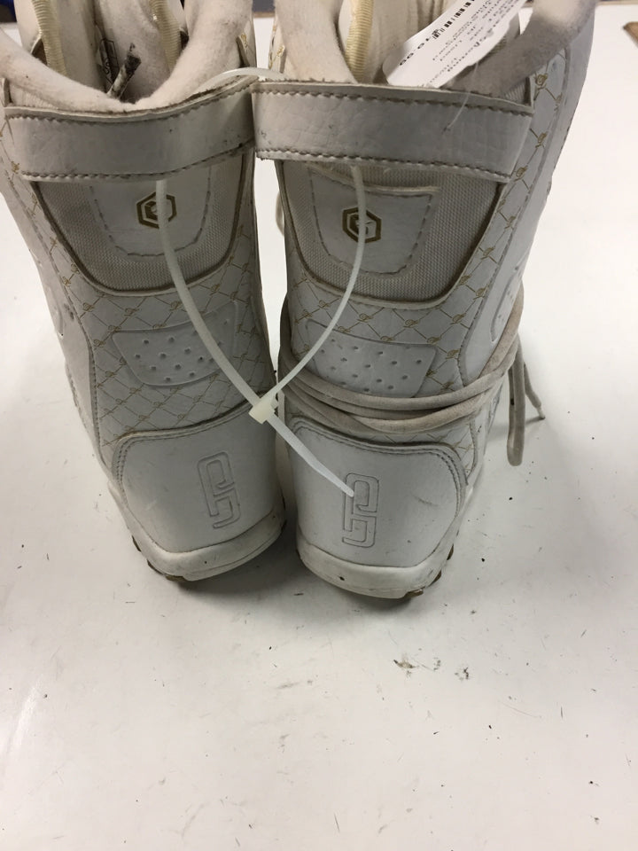 Load image into Gallery viewer, LTD White JR Size Specific 3 Used Snowboard Boots
