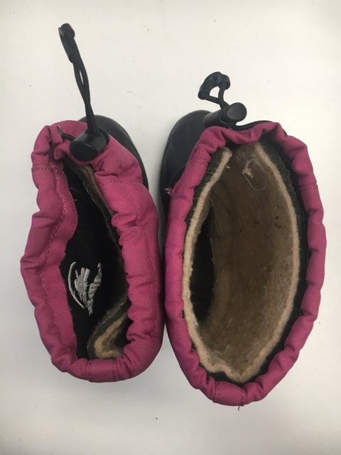 Used kamik Pink/Black Size 4 Winter Boots