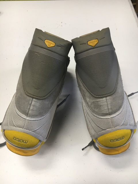 Load image into Gallery viewer, Used Burton MOTO Grey/Yellow Womens Size Specific 7 Snowboard Boots
