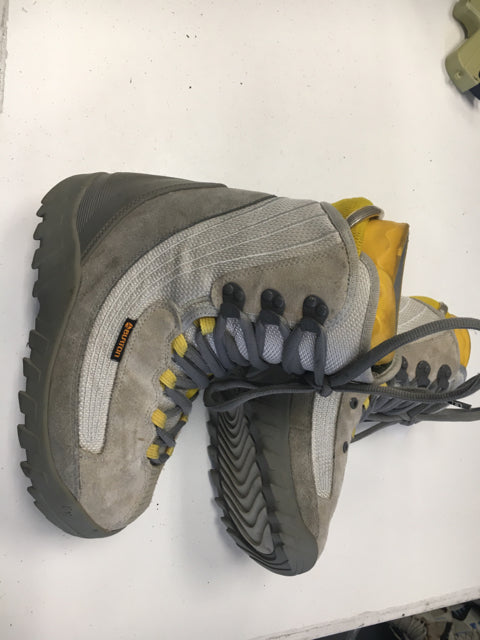 Load image into Gallery viewer, Used Burton MOTO Grey/Yellow Womens Size Specific 7 Snowboard Boots
