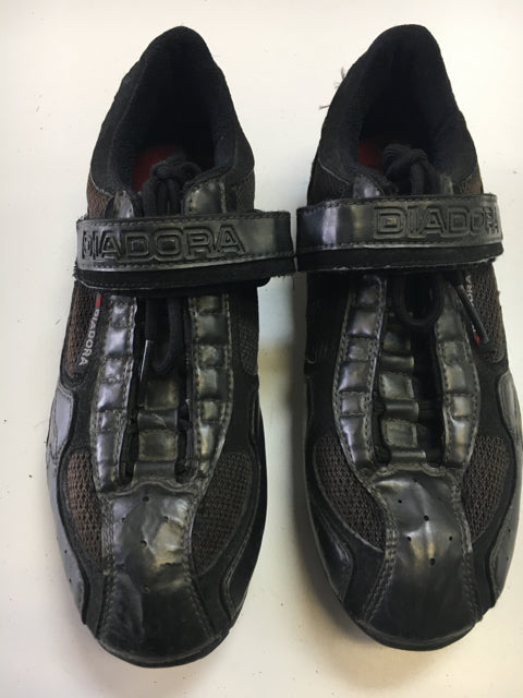 Load image into Gallery viewer, Used Diadora Black Size 5 MTB Biking Shoes
