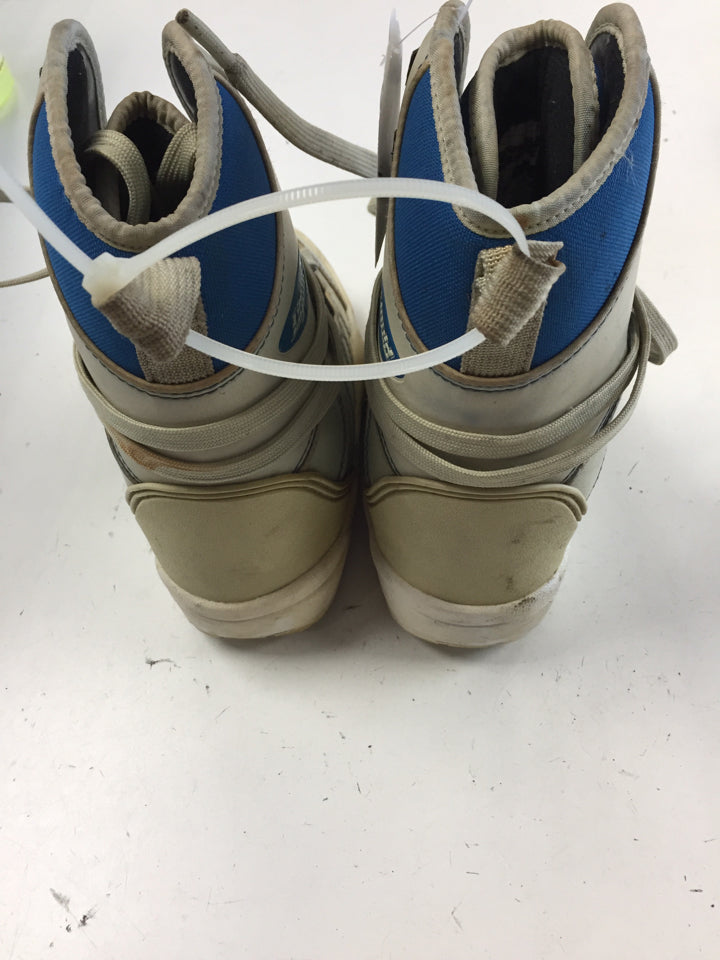 Load image into Gallery viewer, Liquid Beige/Blue Jr. Size Specific 3 Used Snowboard Boots
