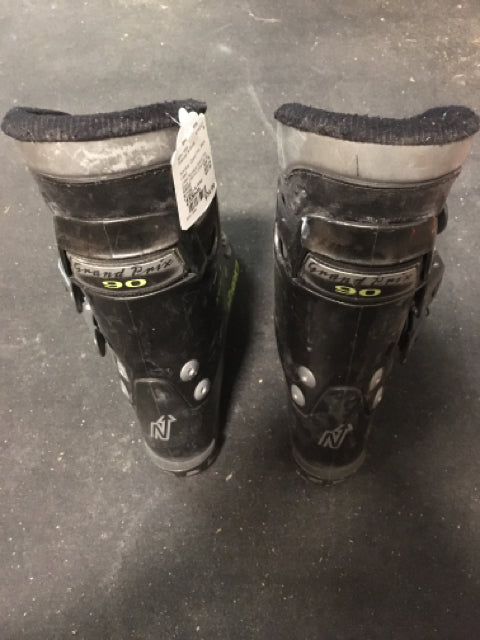 Load image into Gallery viewer, Nordica Grand Prix Black Size 255mm Used Downhill Ski Boots
