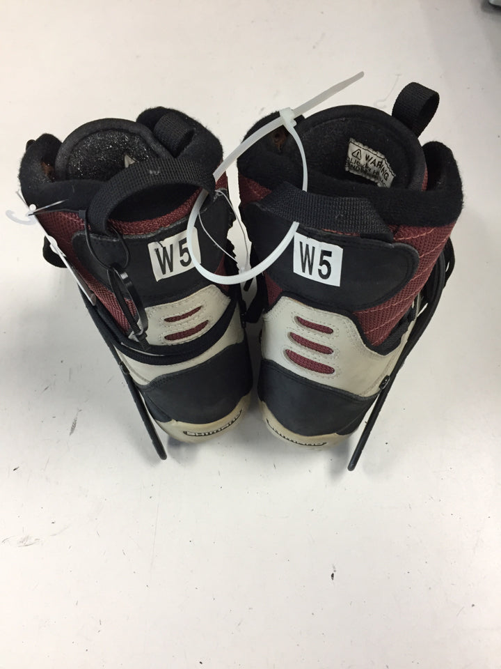 Load image into Gallery viewer, Shimano Black/Red Womens Size Specific 5 Used Snowboard Boots
