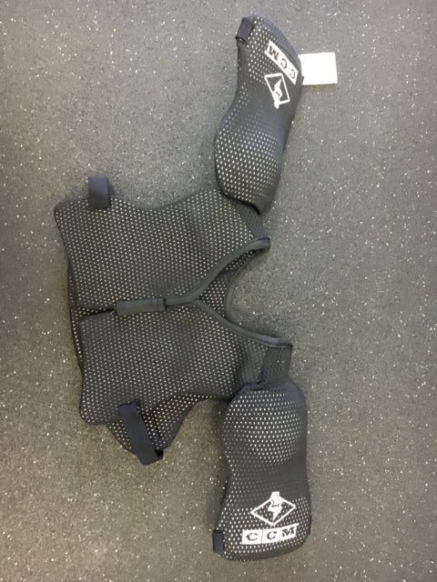 Load image into Gallery viewer, CCM SP90 Youth Size Medium Used Hockey Shoulder Pads
