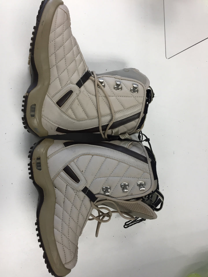 Load image into Gallery viewer, Northwave Legend White Adult Used Snowboard Boots
