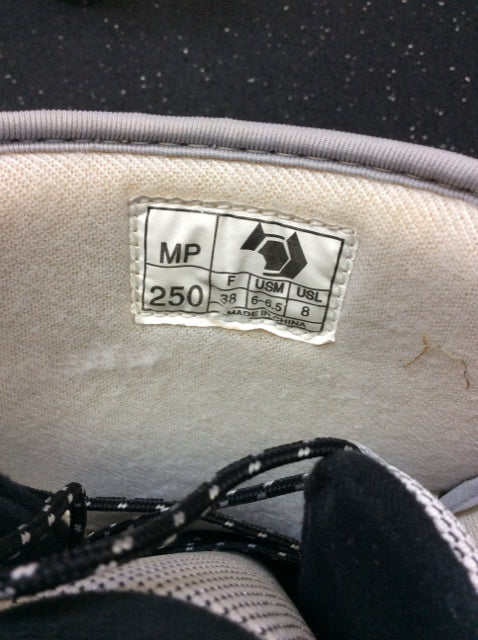 Load image into Gallery viewer, Northwave Freedom Grey Mens Size Specific 6 Used Snowboard Boots
