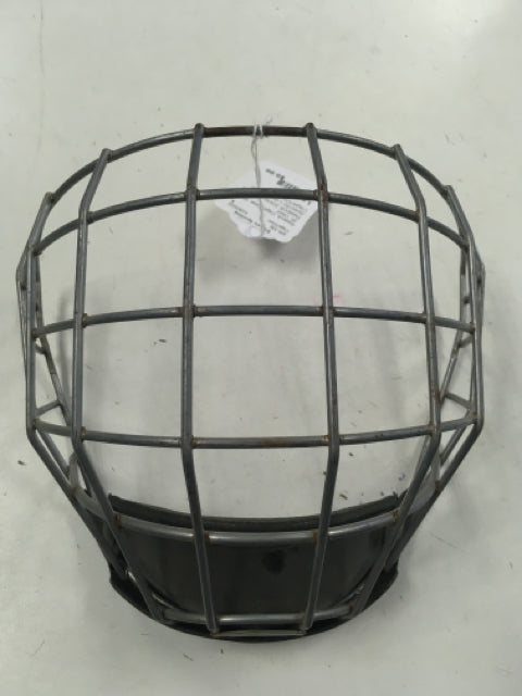 Reebok Silver JR Size Specific Large Used Cage/Visor