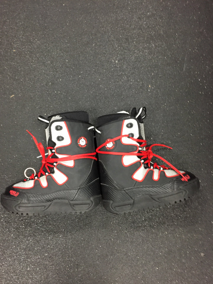 Load image into Gallery viewer, World Industries Black/Red Mens Size Specific 6 Used Snowboard Boots
