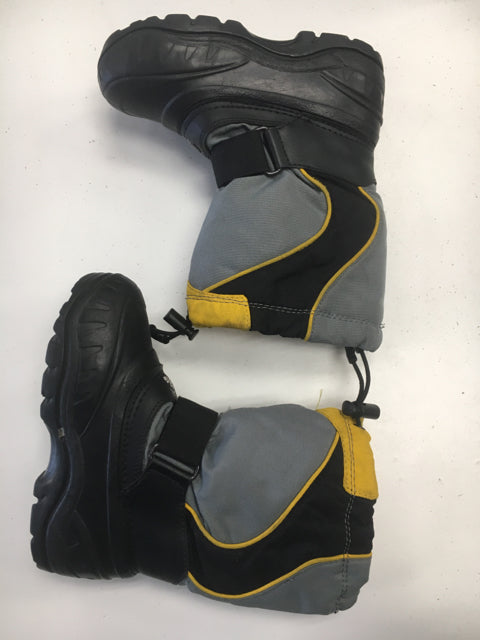 Used kamik Black/Yellow/Grey Jr Size 12 Winter Boots