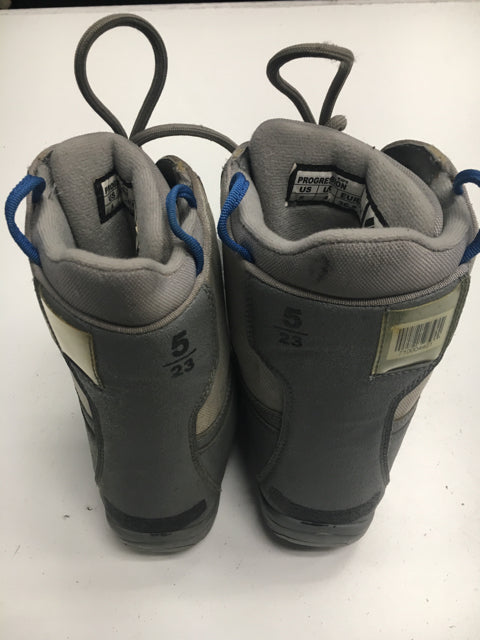 Load image into Gallery viewer, Used Burton Progression Grey Kids Size 5 Snowboard Boots
