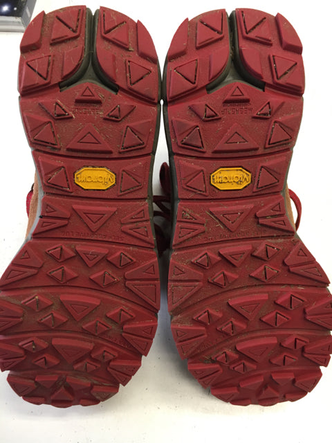 Load image into Gallery viewer, Used Danner Mountain 600 Brown Womens 9.5 Hiking Boots
