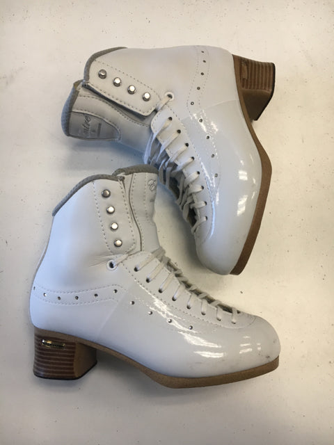 Load image into Gallery viewer, Used Jackson Entre Womens Skate Size 6 Skate Width W Figure Skates
