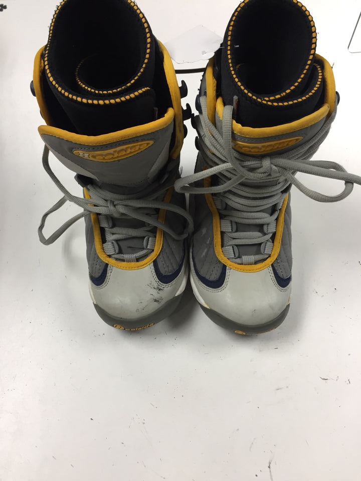 Load image into Gallery viewer, Used Heelside Upper White/Blue/Yellow Mens Size 6  Snowboard Boots
