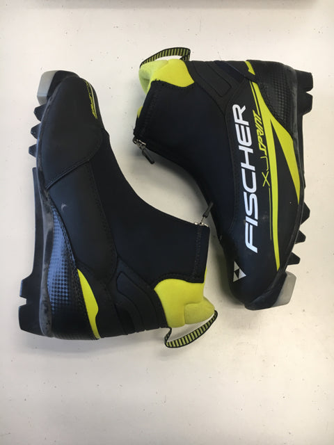 Load image into Gallery viewer, Used Fischer XJ Sprint Black/Neon Yellow Sr Size 38 NNN Cross Country Boots
