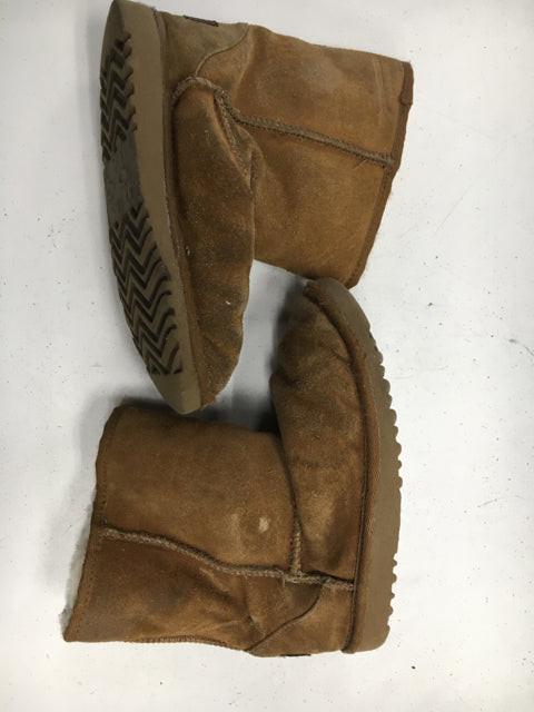Used Ugg Classic Mini Brown Girls Size 2 Boots