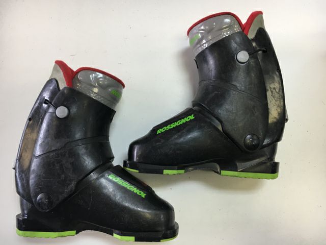 Load image into Gallery viewer, Used Rossignol R27 Black/Red/Green Size 24.5 Downhill Ski Boots
