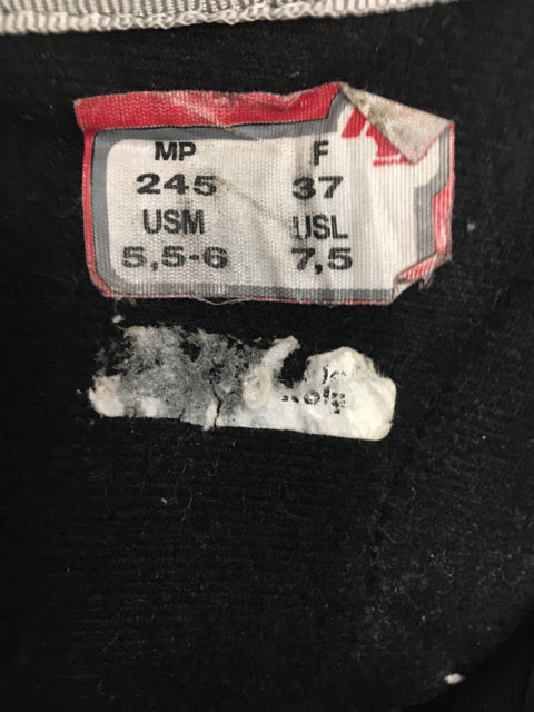 Load image into Gallery viewer, Northwave Legend Gray/Red Mens Size Specific 5.5 Used Snowboard Boots
