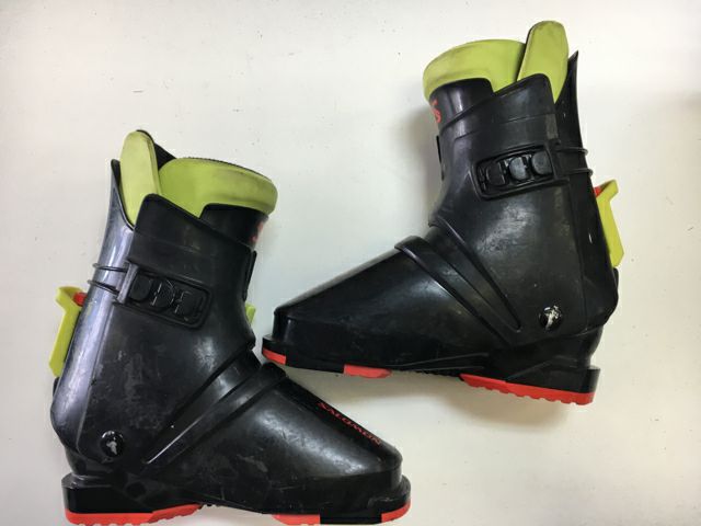 Load image into Gallery viewer, Used Salomon Team Black/Yellow/Red Size 24.5 Downhill Ski Boots
